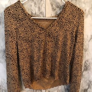 american eagle button up long sleeve cheetah top